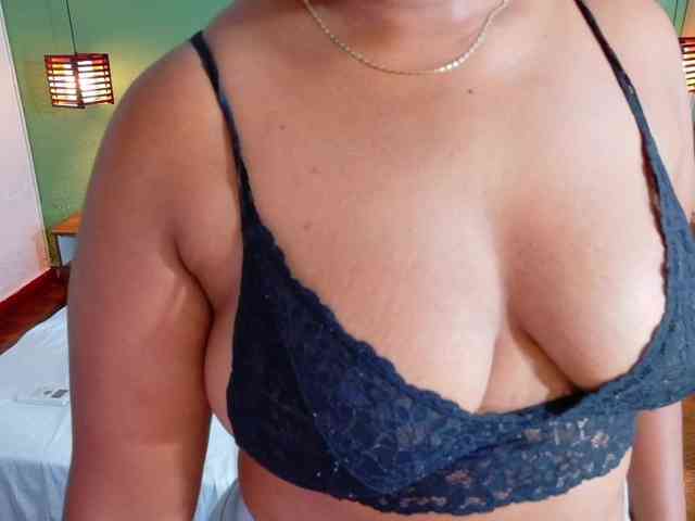 DANAABROWN webcam