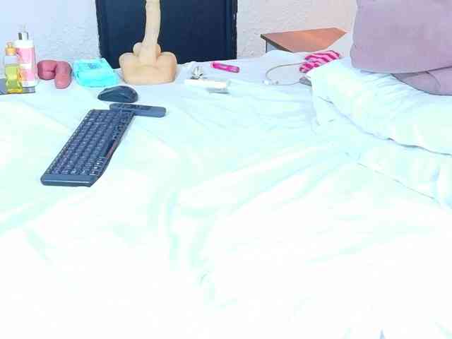 DANAABROWN webcam