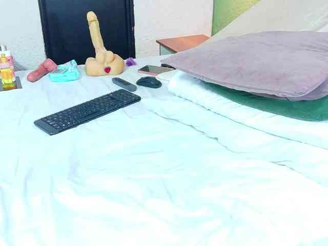 DANAABROWN webcam