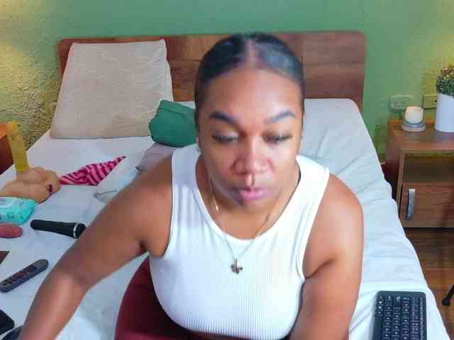DANAABROWN webcam