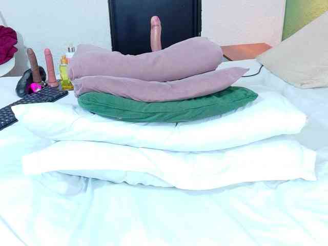 DANAABROWN webcam