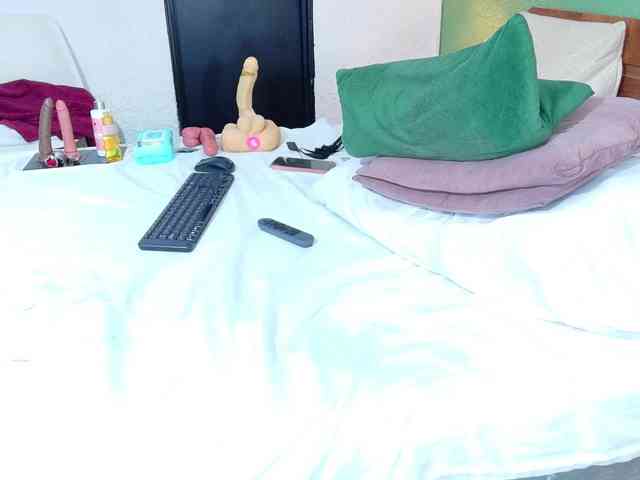 DANAABROWN webcam