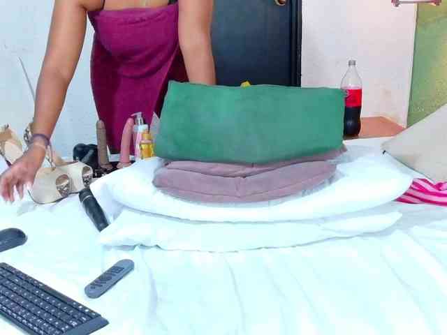 DANAABROWN webcam