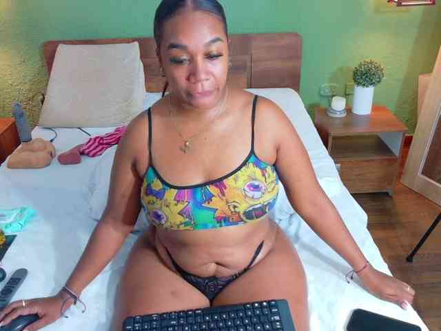 DANAABROWN webcam