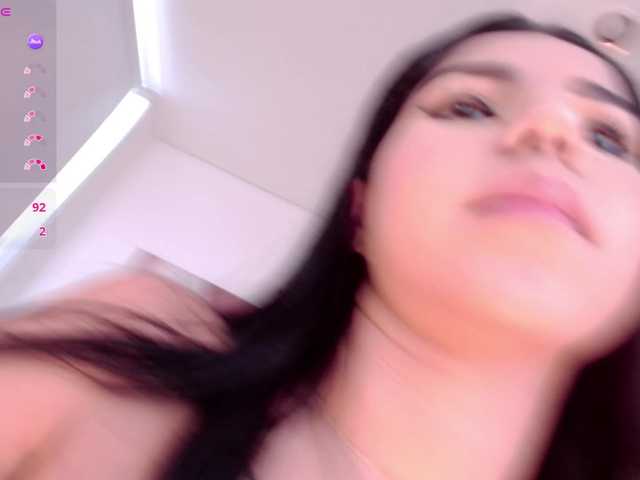 VictoriaLeia's BongaCams show and profile