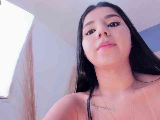 VictoriaLeia webcam