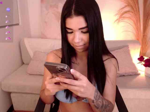 VictoriaLeia webcam