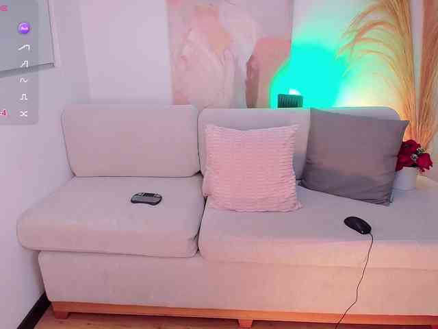 VictoriaLeia webcam