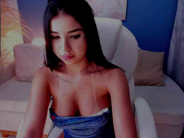 VictoriaLeia webcam