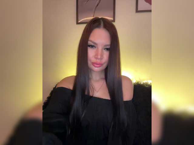 Elisandria's BongaCams show and profile