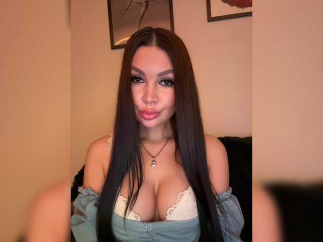 Join Elisandria, she wants to masturbate for you Elisandria from BongaCams