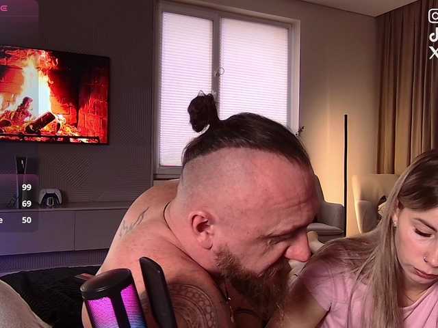 Vik1One1's BongaCams show and profile