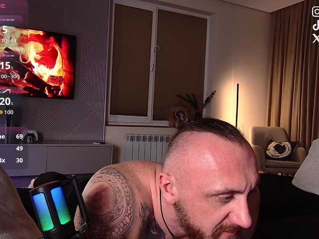 Vik1One1's BongaCams show and profile