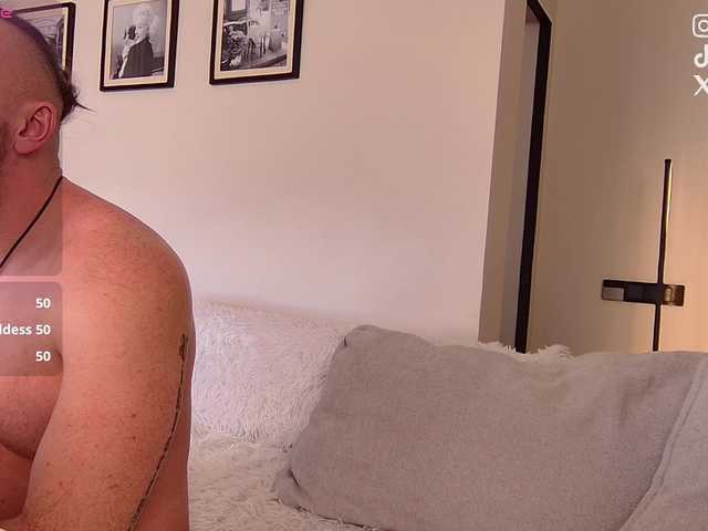 Vik1One1's BongaCams show and profile