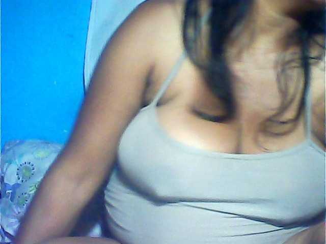 MIRANDAW's BongaCams show and profile