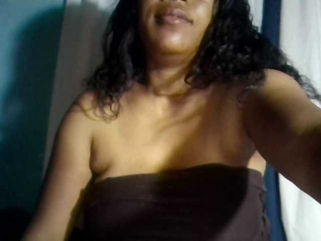 MIRANDAW's BongaCams show and profile