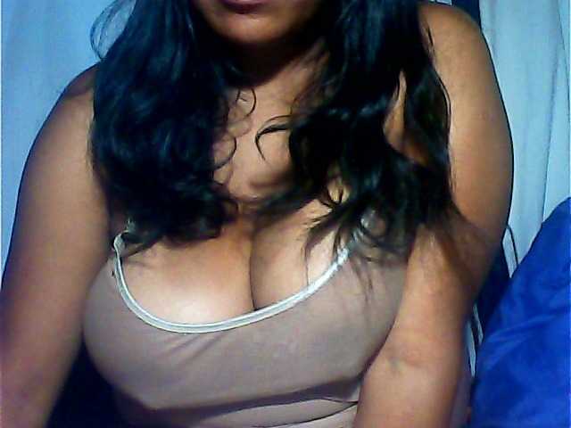 MIRANDAW's BongaCams show and profile