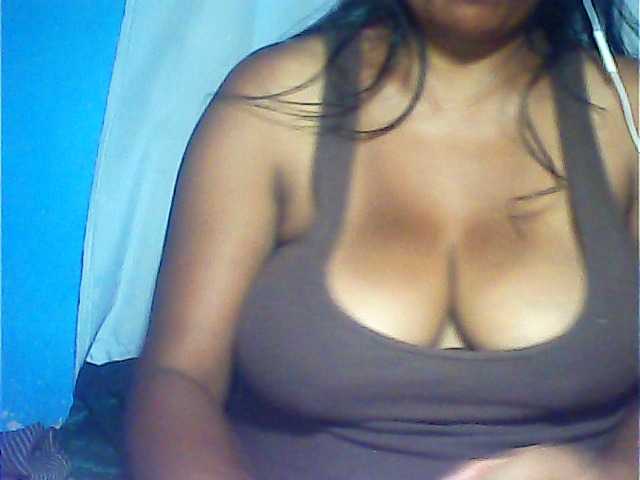 MIRANDAW's BongaCams show and profile