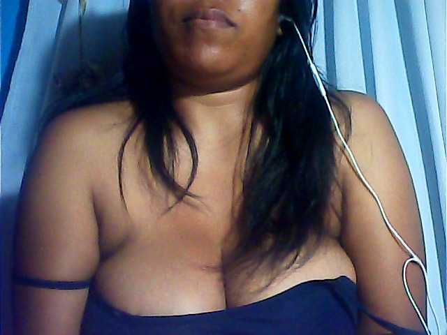 MIRANDAW's BongaCams show and profile