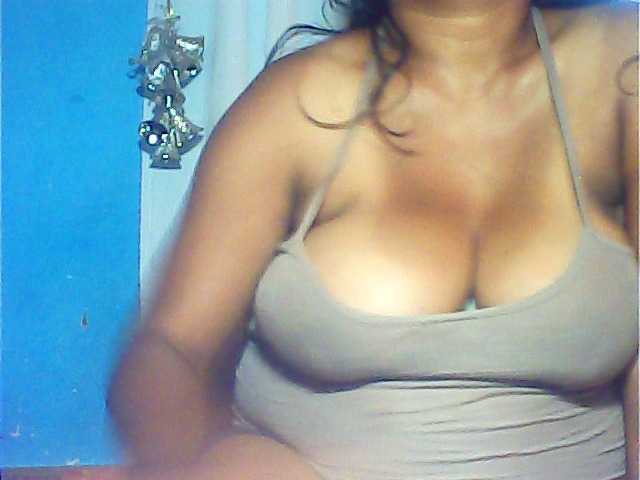 MIRANDAW's BongaCams show and profile