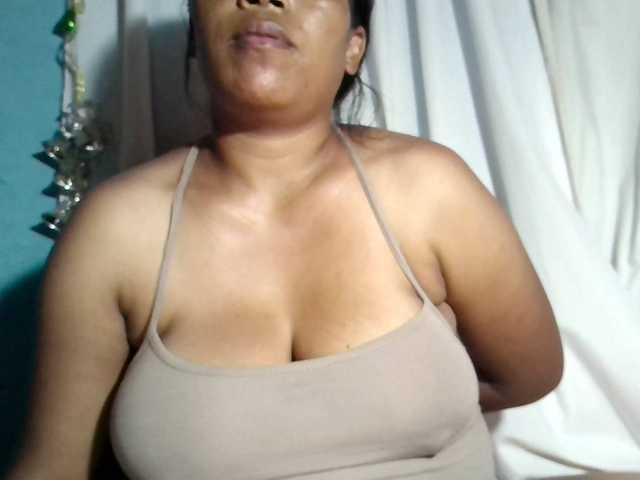 MIRANDAW's BongaCams show and profile