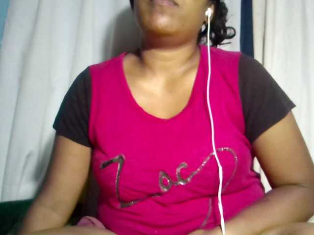 MIRANDAW's BongaCams show and profile