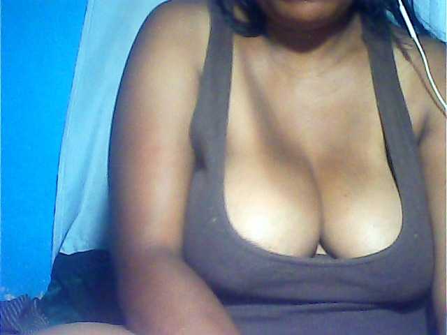 MIRANDAW's BongaCams show and profile