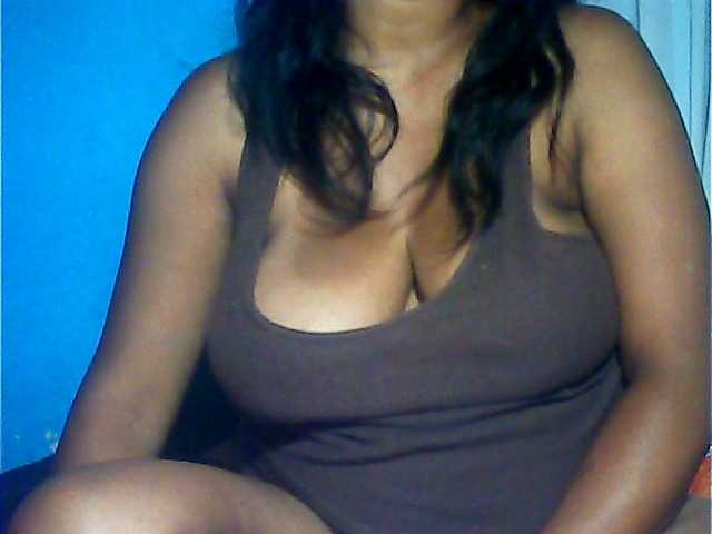 MIRANDAW's BongaCams show and profile