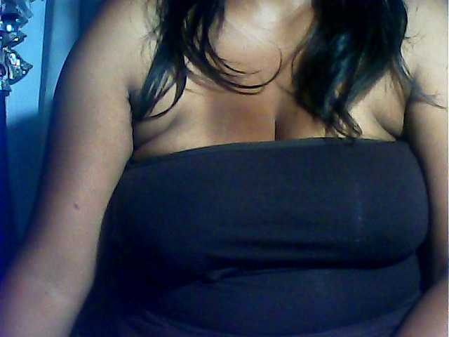 MIRANDAW's BongaCams show and profile