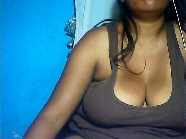 MIRANDAW's BongaCams show and profile