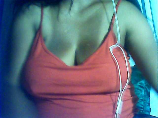 MIRANDAW's BongaCams show and profile