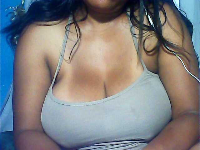 MIRANDAW's BongaCams show and profile