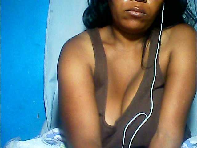 MIRANDAW's BongaCams show and profile