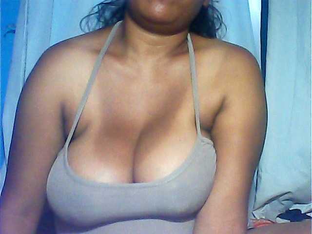 MIRANDAW's BongaCams show and profile