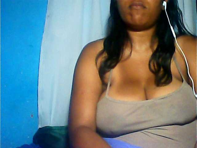 MIRANDAW's BongaCams show and profile