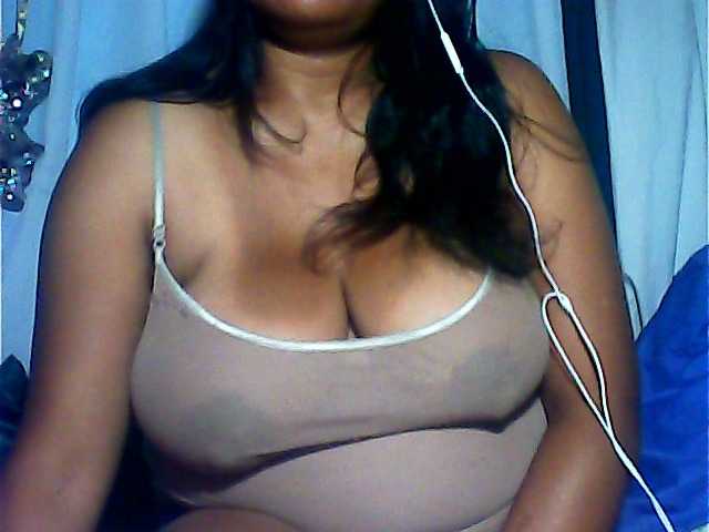 MIRANDAW's BongaCams show and profile