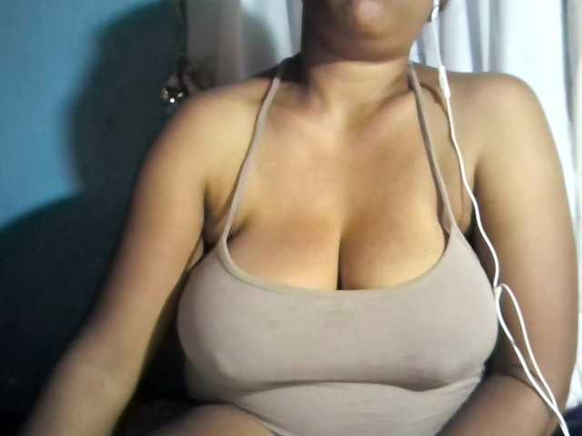 MIRANDAW's BongaCams show and profile