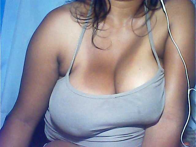 MIRANDAW's BongaCams show and profile