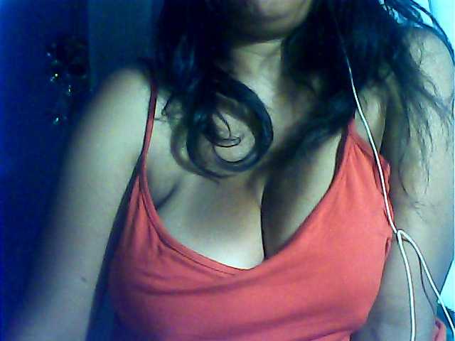 MIRANDAW's BongaCams show and profile