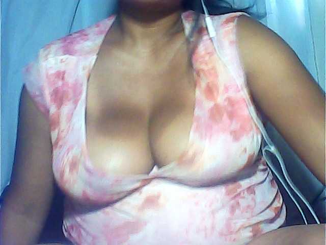 MIRANDAW's BongaCams show and profile