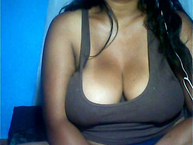 MIRANDAW's BongaCams show and profile