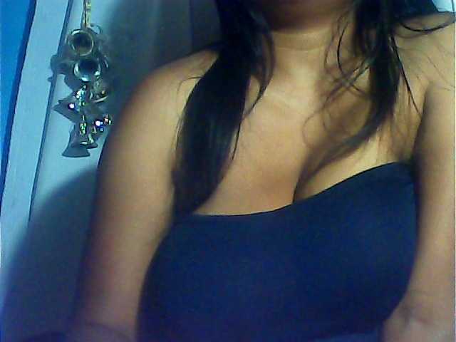 MIRANDAW's BongaCams show and profile