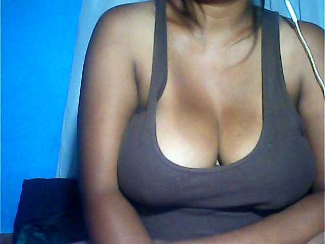 MIRANDAW's BongaCams show and profile