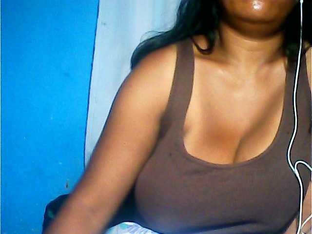 MIRANDAW's BongaCams show and profile