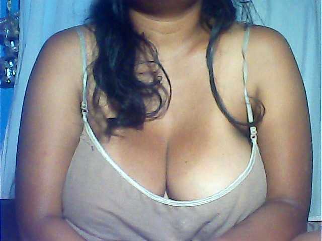 MIRANDAW's BongaCams show and profile