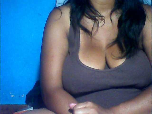 MIRANDAW's BongaCams show and profile