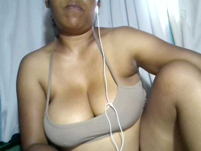 MIRANDAW's BongaCams show and profile