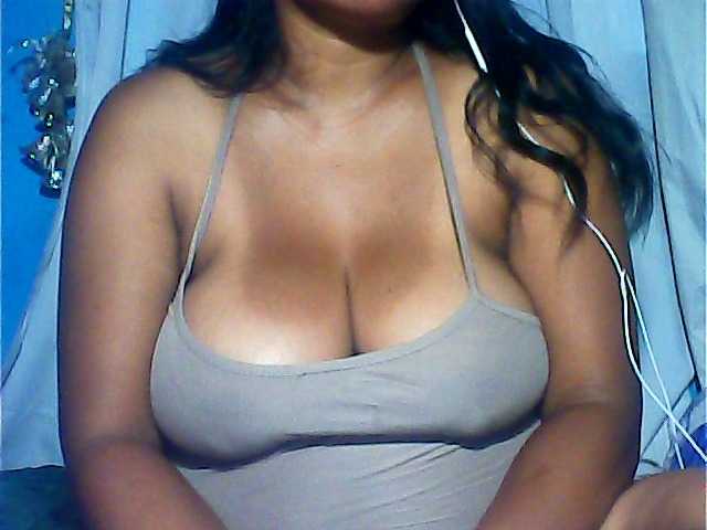 MIRANDAW's BongaCams show and profile