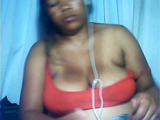 MIRANDAW's BongaCams show and profile