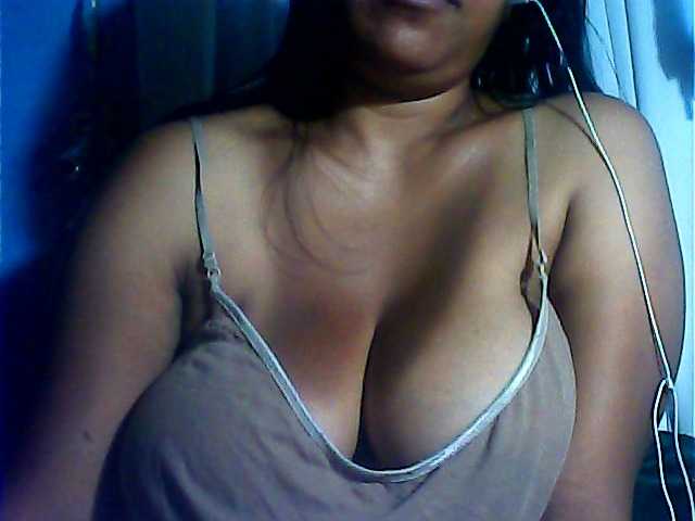 MIRANDAW's BongaCams show and profile